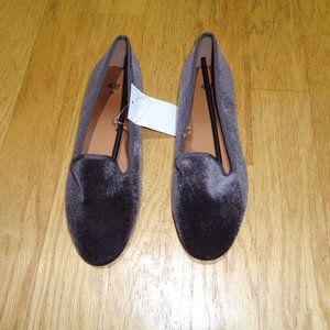 New H&M Brown Velvet Flats Loafers Shoes. 7, 38